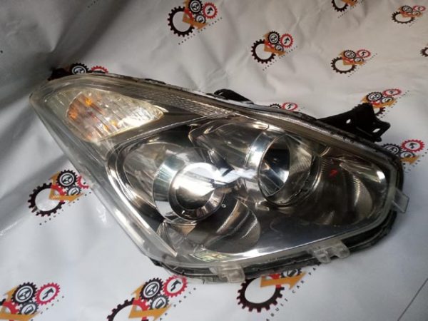 TOYOTA Wish 2006 Genuine Headlight Right Side