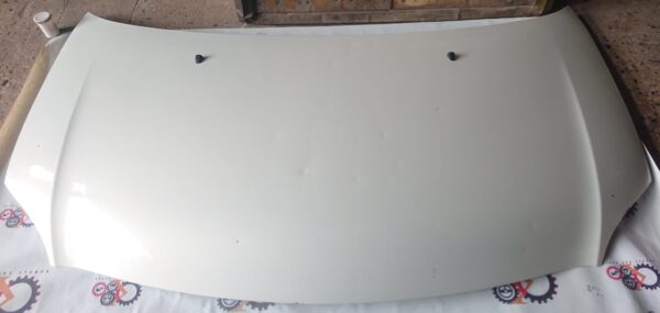 Toyota Ist 2007 Bonnet, Pearl White Color