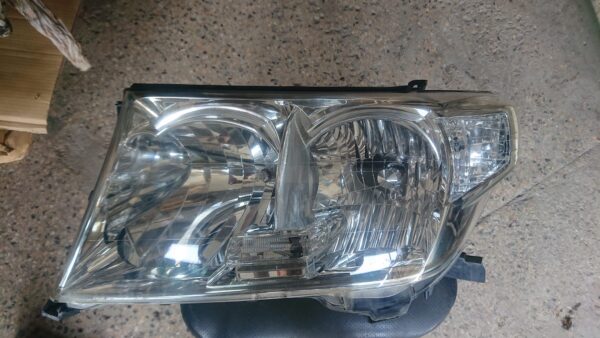 Toyota Land Cruiser 2008 Genuine Headlights - Image 3