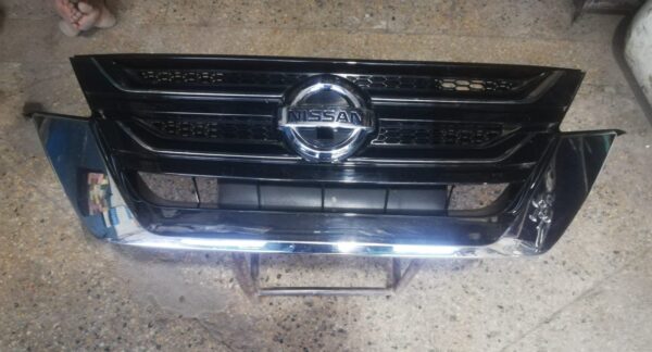 Nissan Serena Highway Star C27 GC27 Front  Show Grill