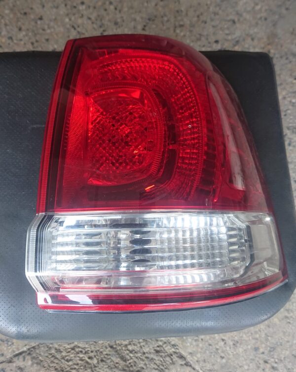 Toyota land cruiser 2008 Right and Left Tail Light/Back Light - Image 3