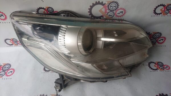 Nissan Dayz Roox 2015-2016 Right Headlight