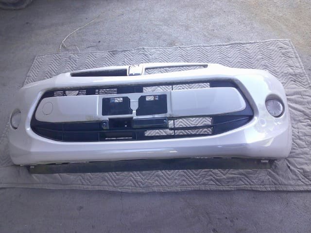 Genuine used front bumper Toyota Passo 2014 OEM 52119B1240E0 front view