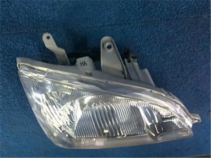 Daihatsu Mira 2004 Right Headlight